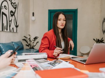 香港建設(shè)銀行亞洲：關(guān)聯(lián)、開(kāi)戶、費(fèi)用與多幣種優(yōu)勢(shì)解析