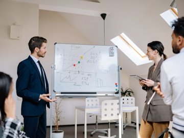 專業(yè)護(hù)航，高效注冊(cè)！廣州助您快速成立香港公司