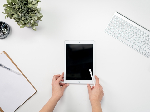 登記該著作權(quán)需要準(zhǔn)備什么材料？